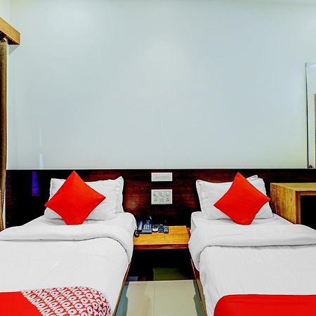OYO 77491 Hotel Shreenath Valsad Exterior foto