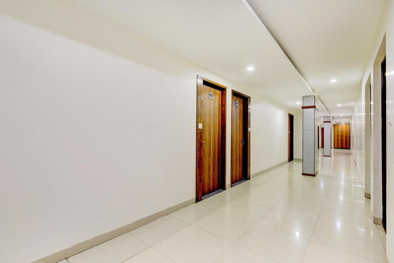 OYO 77491 Hotel Shreenath Valsad Exterior foto