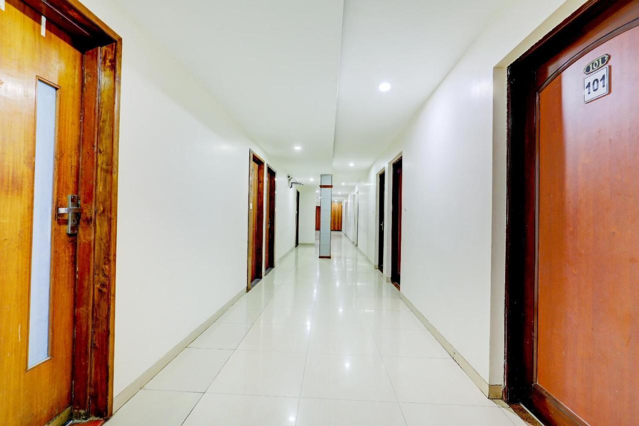 OYO 77491 Hotel Shreenath Valsad Exterior foto